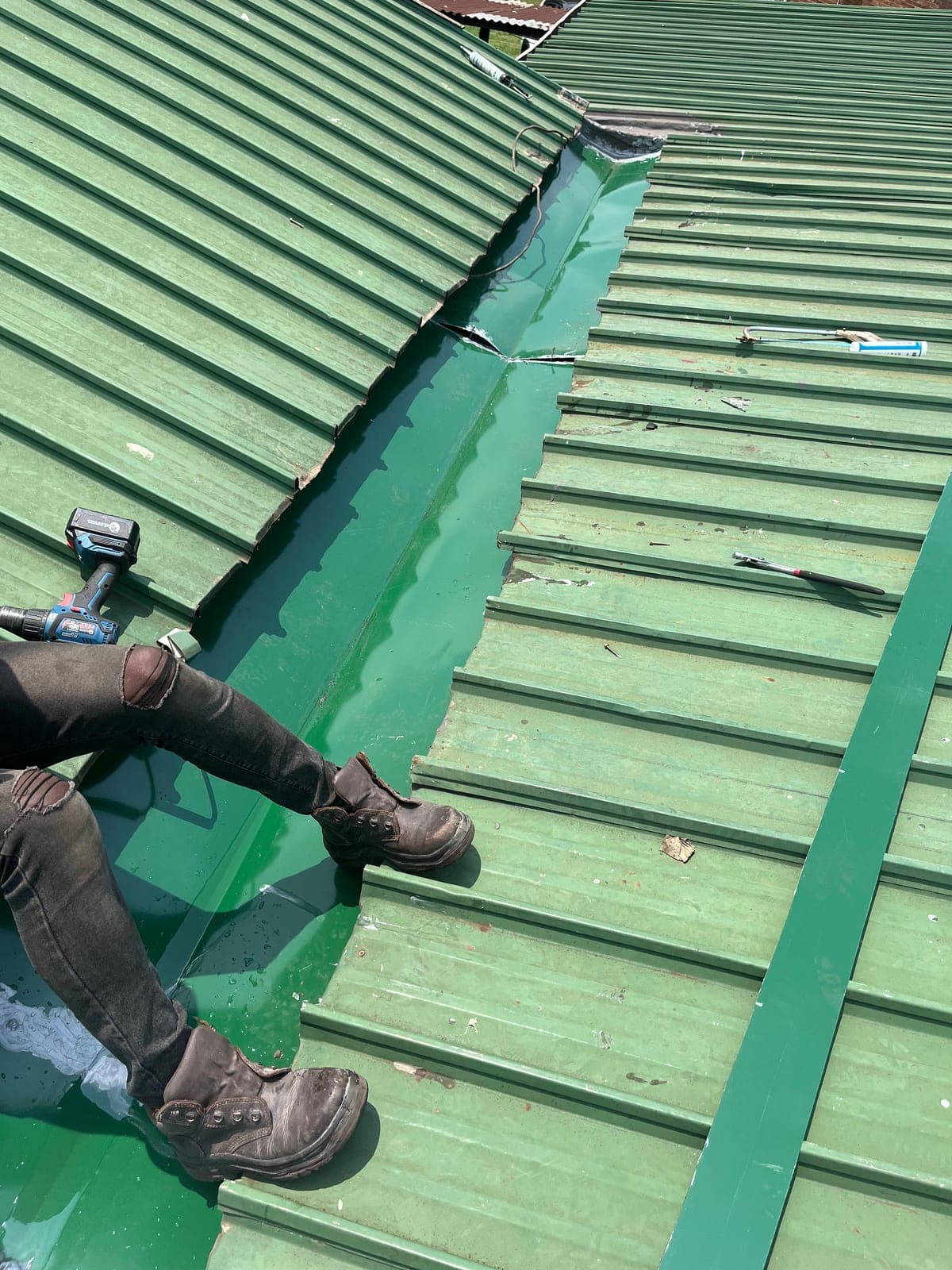 Mid-repair: sealing and resecuring